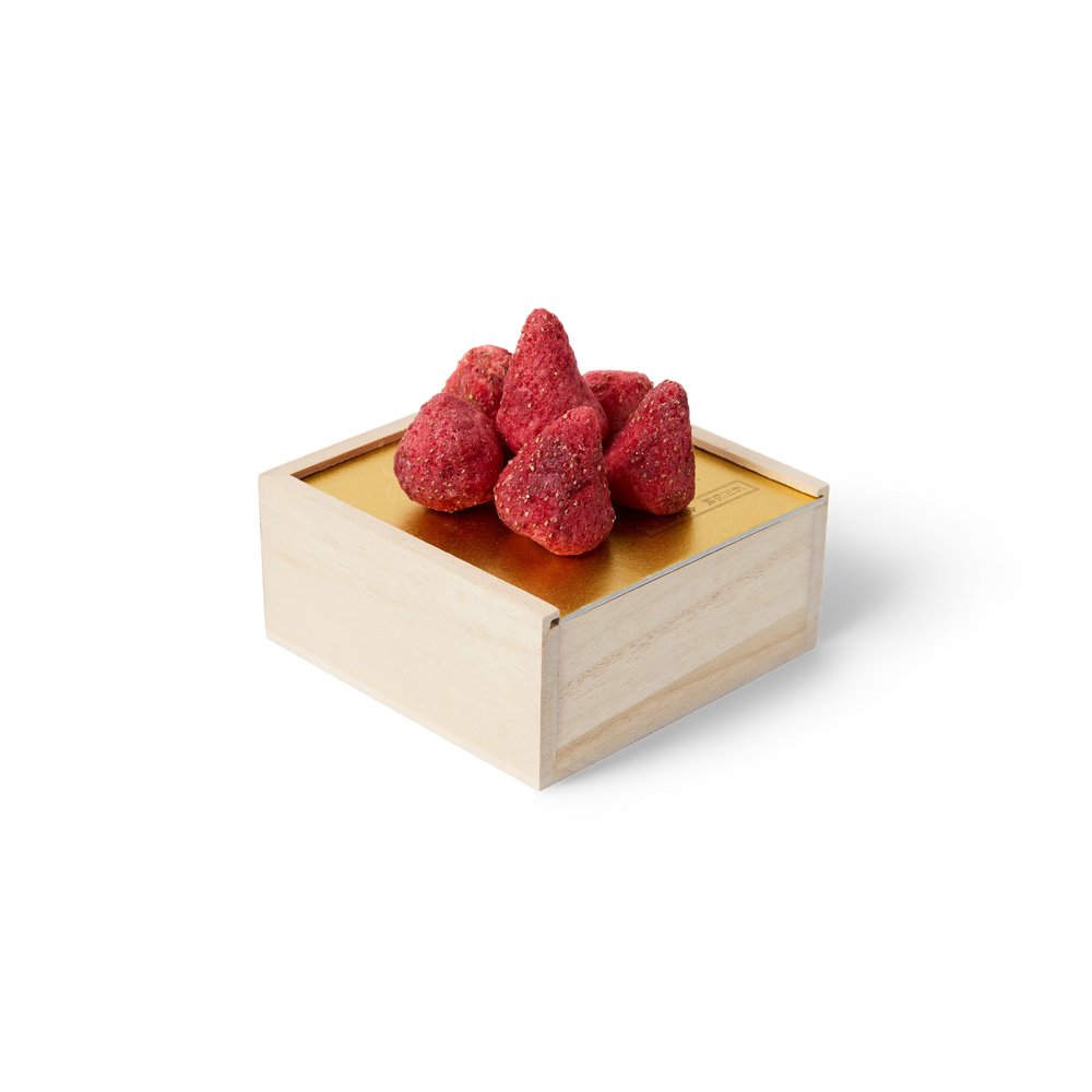 Blessed Strawberries – A Gilded Harmony of Flavor